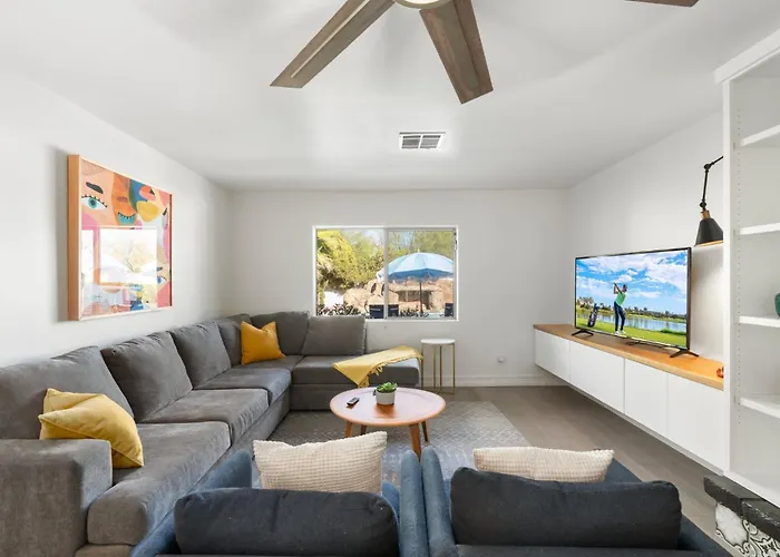 New Tropical Vibe By The Glam Homes Holiday home *