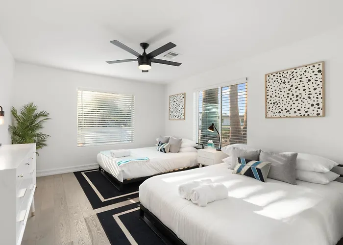 Holiday home New Tropical Vibe By The Glam Homes *