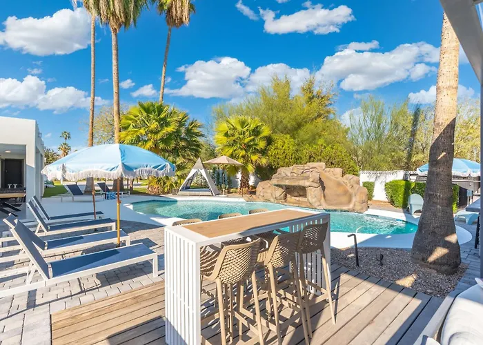 Holiday home New Tropical Vibe By The Glam Homes