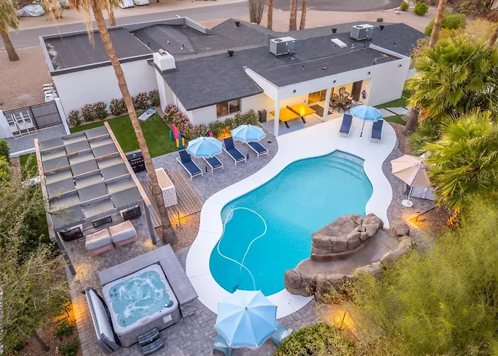 New Tropical Vibe By The Glam Homes Holiday home *