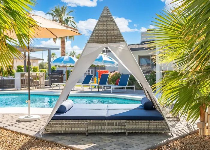 New Tropical Vibe By The Glam Homes Holiday home *