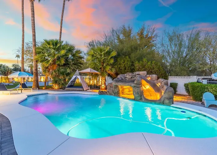 New Tropical Vibe By The Glam Homes Holiday home Phoenix